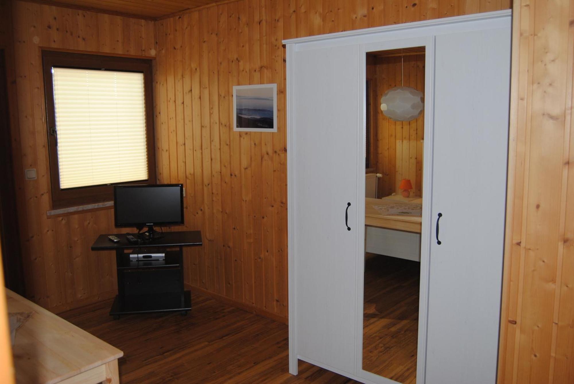 Bergpanorama Ruhla Apartment Ruang foto